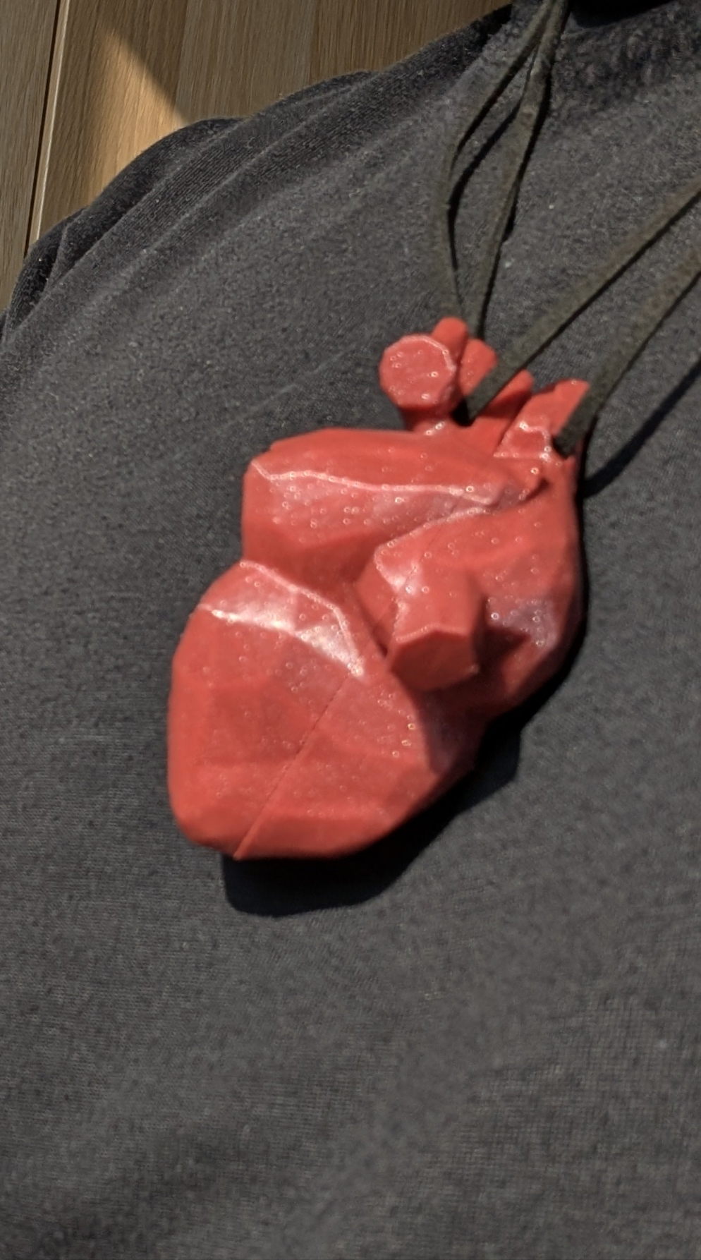 Zweiteilige Halskette Herzdesign im Low-Poly-Stil