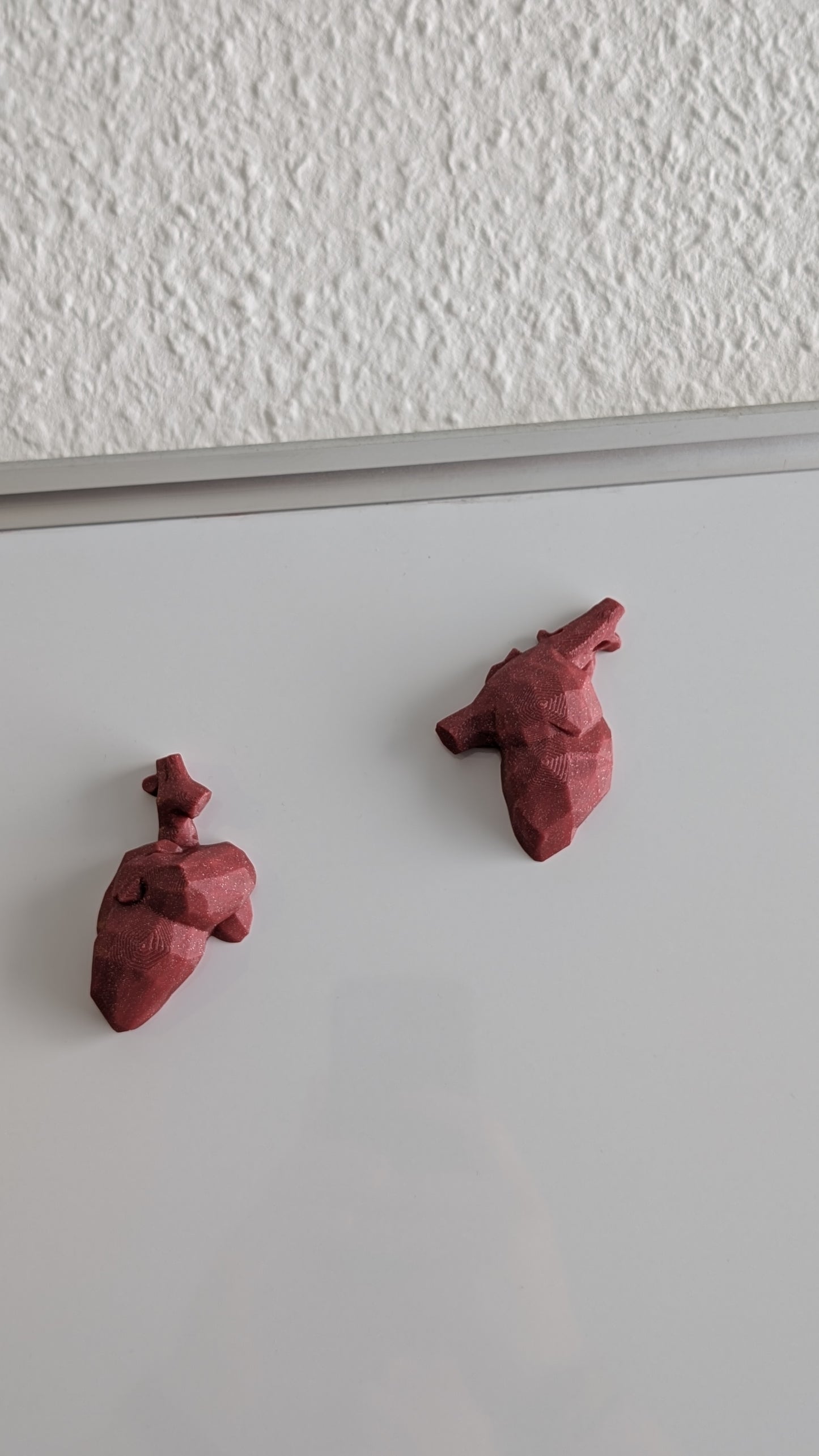 Zweiteilige Halskette Herzdesign im Low-Poly-Stil